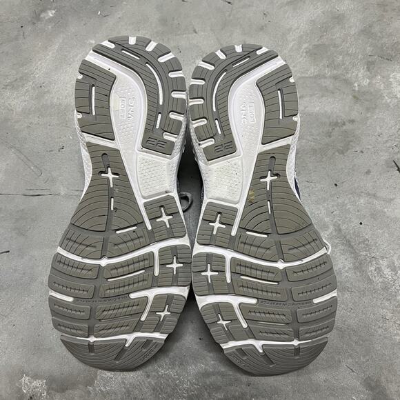 Womens Brooks Adrenaline GTS 22 Running Shoes Sz 10D 1203532A045 - Picture 6 of 9